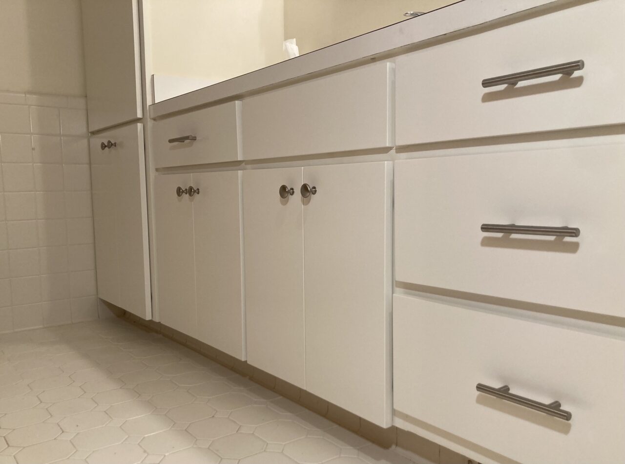 How to Choose Kitchen Cabinet Hardware - A 5-Step Guide - Veracity ...